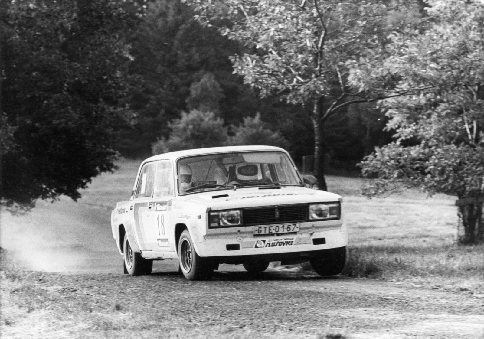 Blahna - Schovánek, VAZ 2105 VFTS, Barum Tríbeč rallye 1986 (foto Archiv Barum rally Zlín)